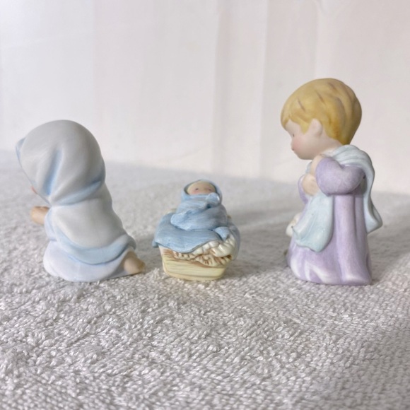 Vintage 1986 Avon Heavenly Blessings Nativity Collection Ceramic Figurines - Picture 6 of 15